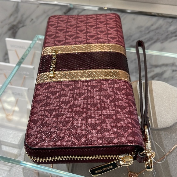 Michael Kors Jet Set Travel Large Signature Logo and Metallic Continental Wallet - Picture 7 of 16